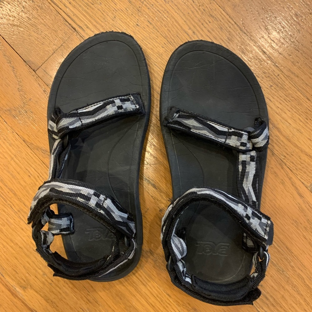 Kids Tevas size 2